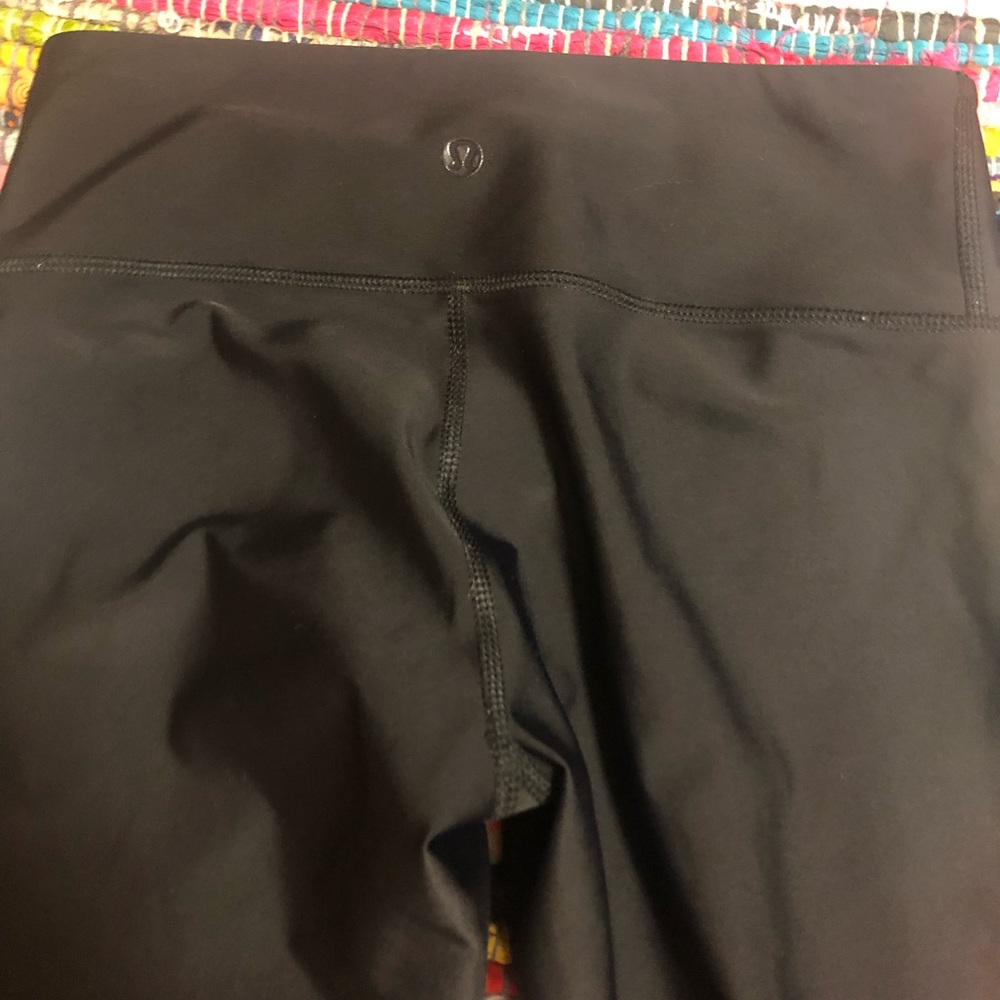 black lululemon leggings